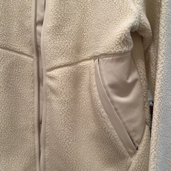 Cuts Cream Sherpa Full zip polar jacket NWT - Picture 2 of 7